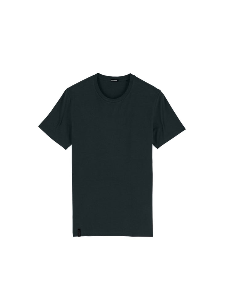 Økologisk sort T-shirt til mænd – klassisk pasform, dansk design og GOTS-certificeret, produceret i Portugal
